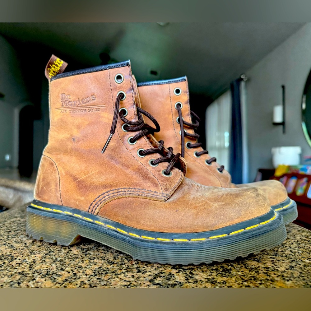 Dr. Marten 1460 Butterscotch 8 eye boot